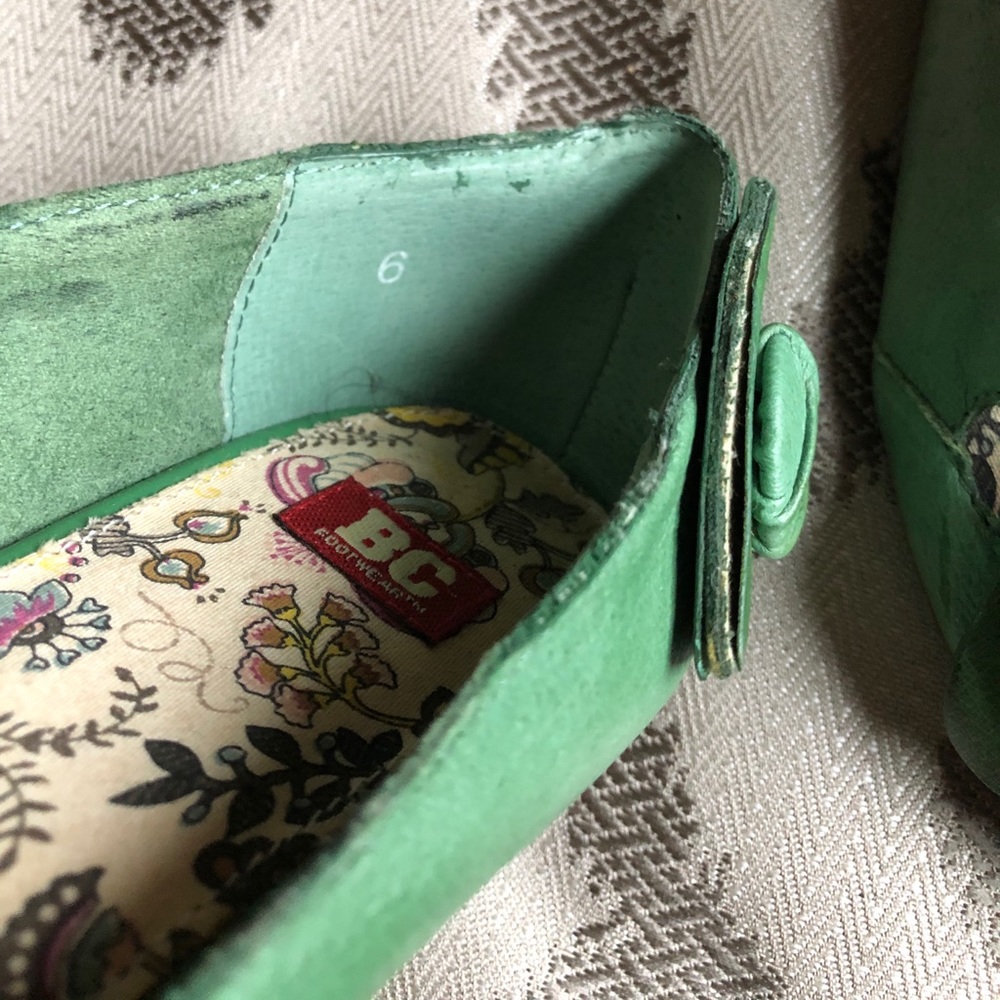 🆕BC FOOTWEAR PEEP-TOE GREEN LEATHER FLATS🥿 Sz 6 - Picture 12 of 16